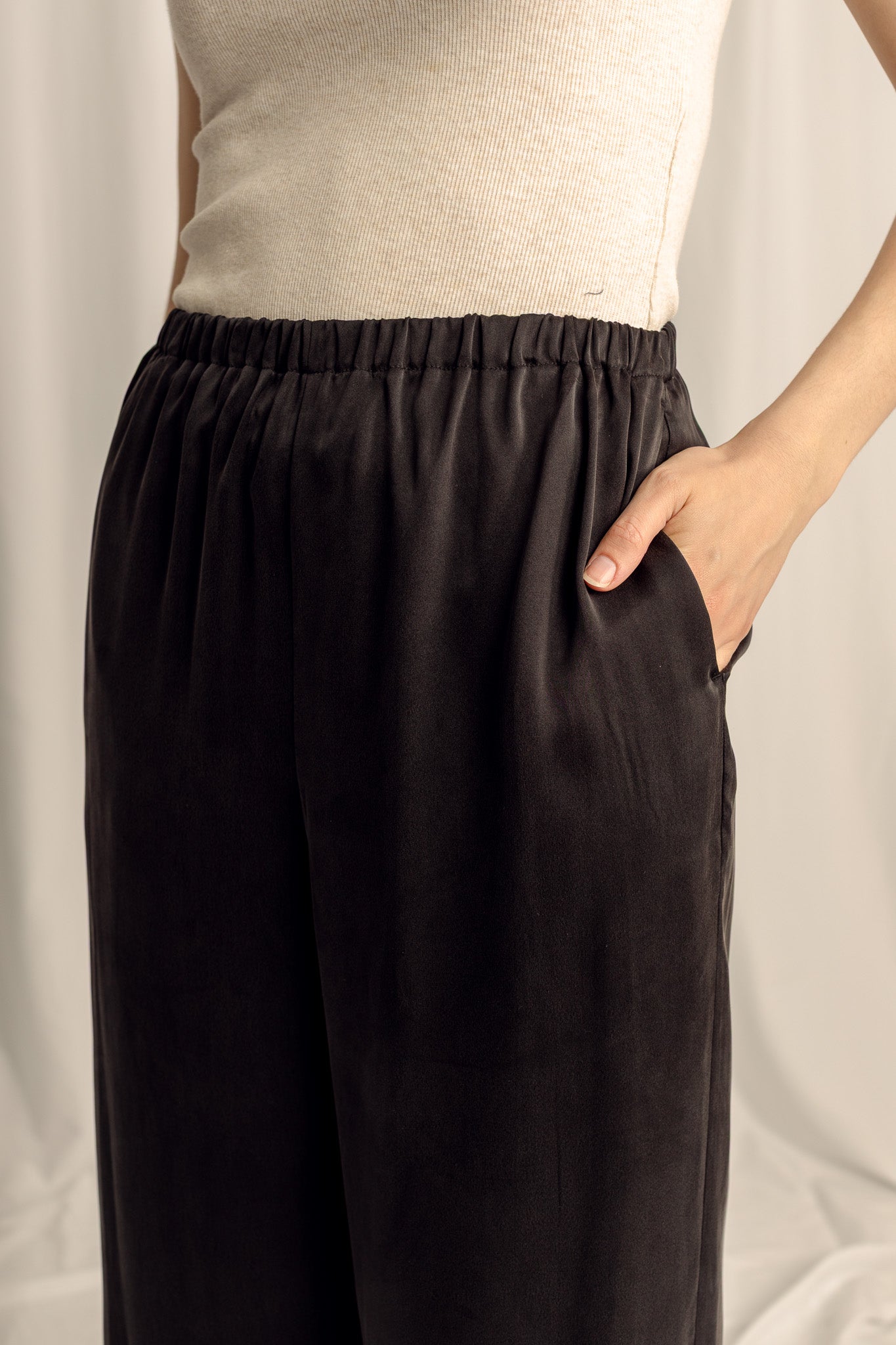 Caspian Petite Silk Pants - Black